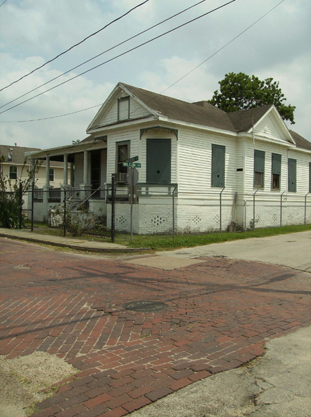 Pullum House at the corner of Wilson and Andrew St; Credit: African American Library at the Gregory School